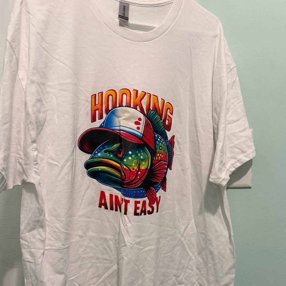 🌹Gildan White Heavy Cotton‎ T-Shirt. Hooking Ain’t Easy. NWOT